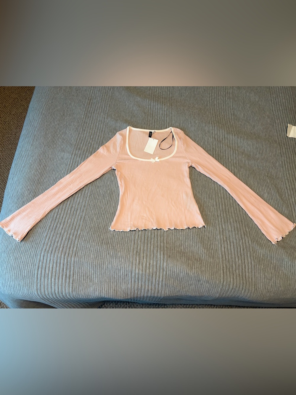 NWT H&M Divided Long Sleeve Ribbed Knit Top with Bow Accent Size Medium